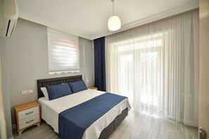 3 chambres, coffres-forts dans les chambres, fer et planche Ă repasser