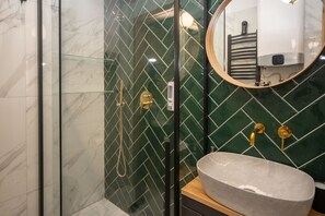 Exclusive Apartment | Bathroom | Towels