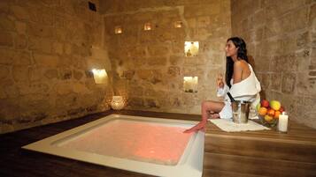 Kamar Eksklusif | Bathtub spa pribadi