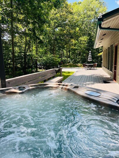 Hawk Ridge Retreat - Athens County Getaway