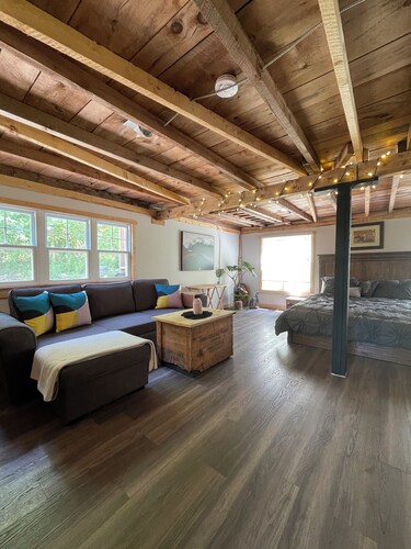 Cozy Cabin surrounded by nature-minutes away from Annapolis Royal!