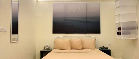 2 Schlafzimmer, Schreibtisch, schallisolierte Zimmer