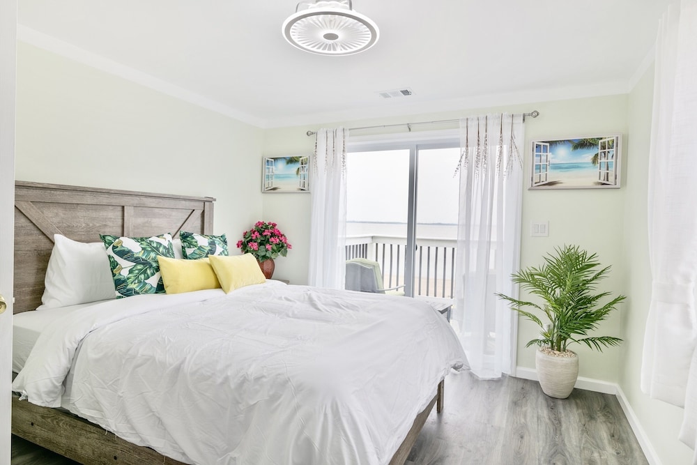 Luxe Private Beachfront Retreat on Delaware River! Salem County Vrbo