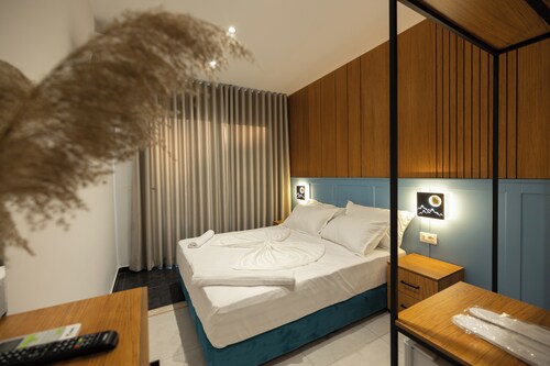 Aglon Twin's Hotel
