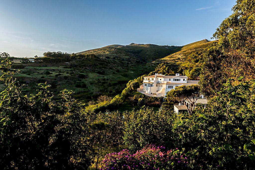 Cascais Deluxe - Six Bedroom Villa, Sleeps 12