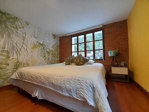 Classic Room, 1 Bedroom | Premium bedding, down comforters, Select Comfort beds