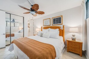 2 bedrooms, iron/ironing board, free WiFi, bed sheets - STEPS TO THE BEACH - Kihei Condo - Peek Ocean Views (Kihei)