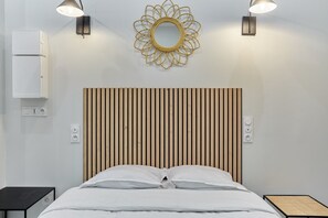 Skrivebord, strykejern/-brett og wi-fi (inkludert)