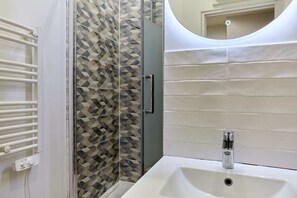 Shower, hair dryer - Charon 4 - Studio Apartment, Sleeps 2 (Paris)