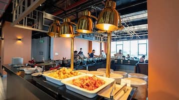 Daily buffet breakfast (VND 250000 per person)