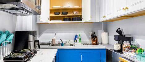 Fridge, microwave, stovetop, coffee/tea maker