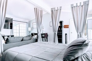 1 bedroom, in-room safe, desk, iron/ironing board