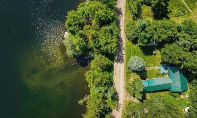 Gorgeous Getaway With Nature and Private Pond