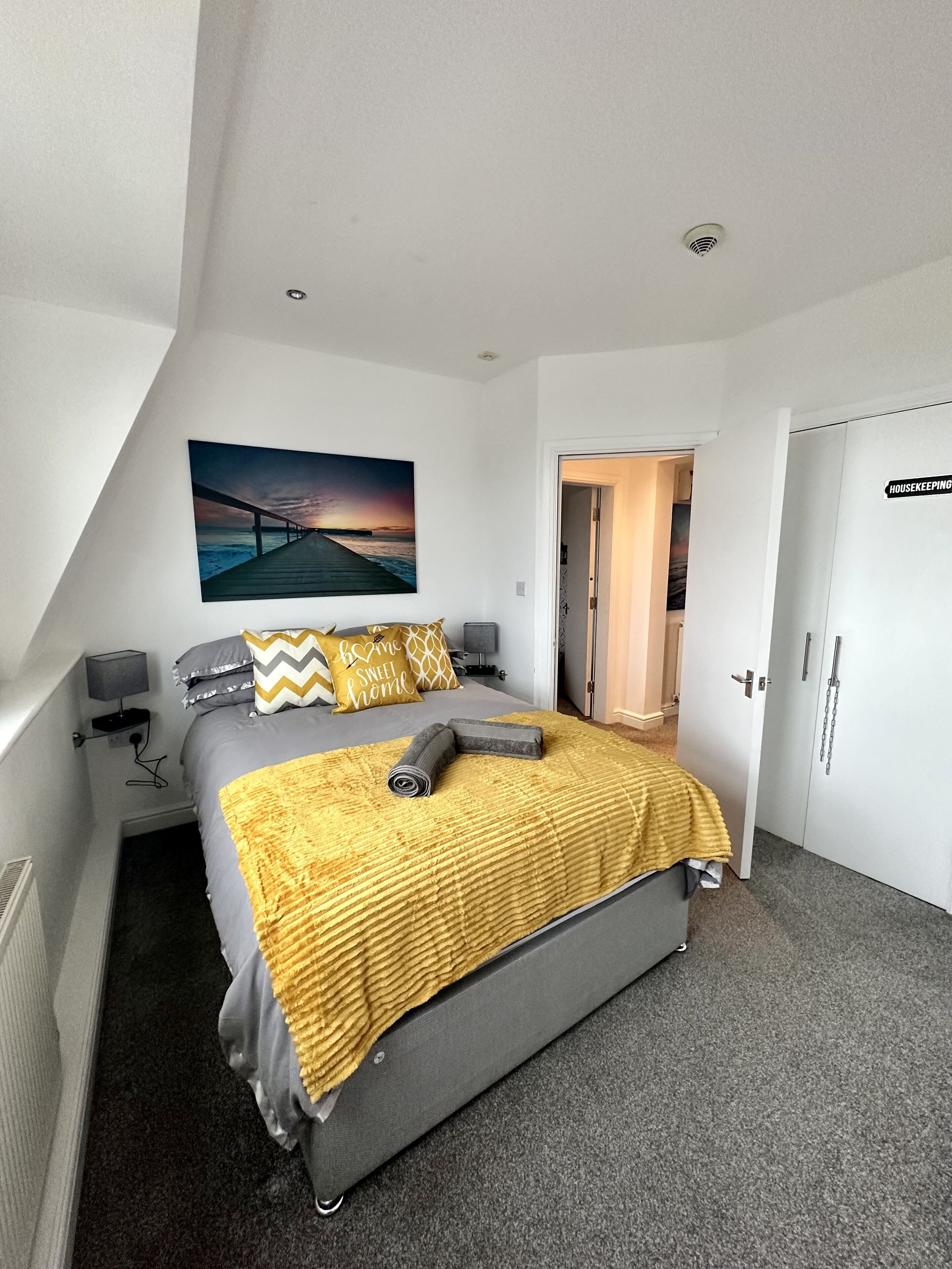 2 bedrooms, iron/ironing board, free WiFi, bed sheets