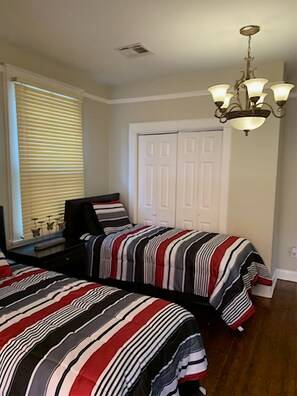 2 chambres, Wi-Fi gratuit, draps fournis