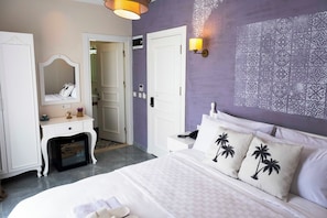 Premium bedding, minibar, in-room safe, iron/ironing board