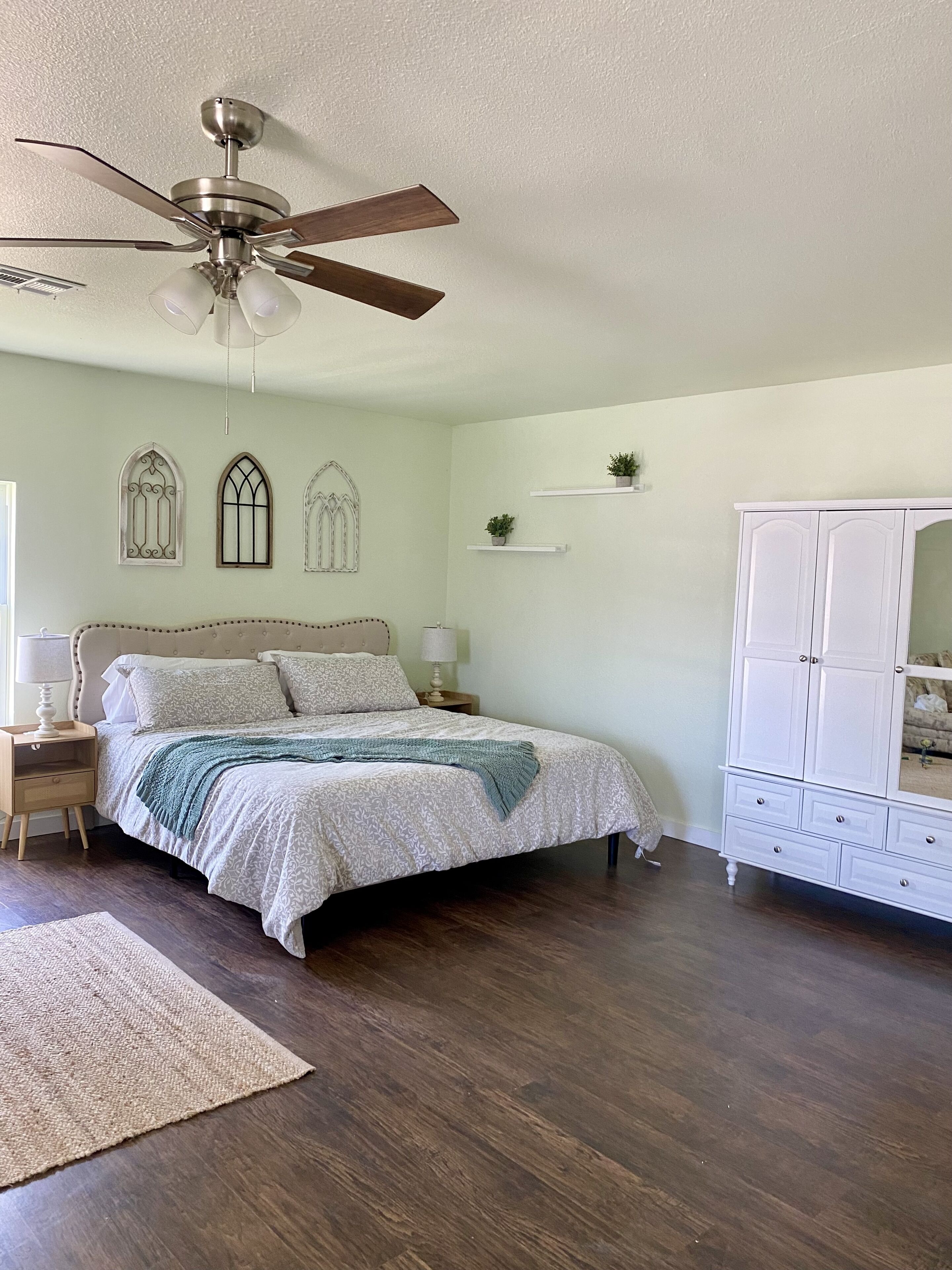 3 bedrooms, desk, free WiFi, bed sheets