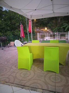 Outdoor dining