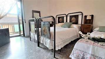 2 slaapkamers, een strijkplank/strijkijzer, wifi, beddengoed