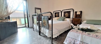 Charm in Piazza - Historic house with castle view in the heart of Celano