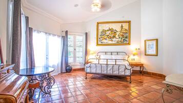 Elite Villa | 6 bedrooms, premium bedding, down duvets, Tempur-Pedic beds