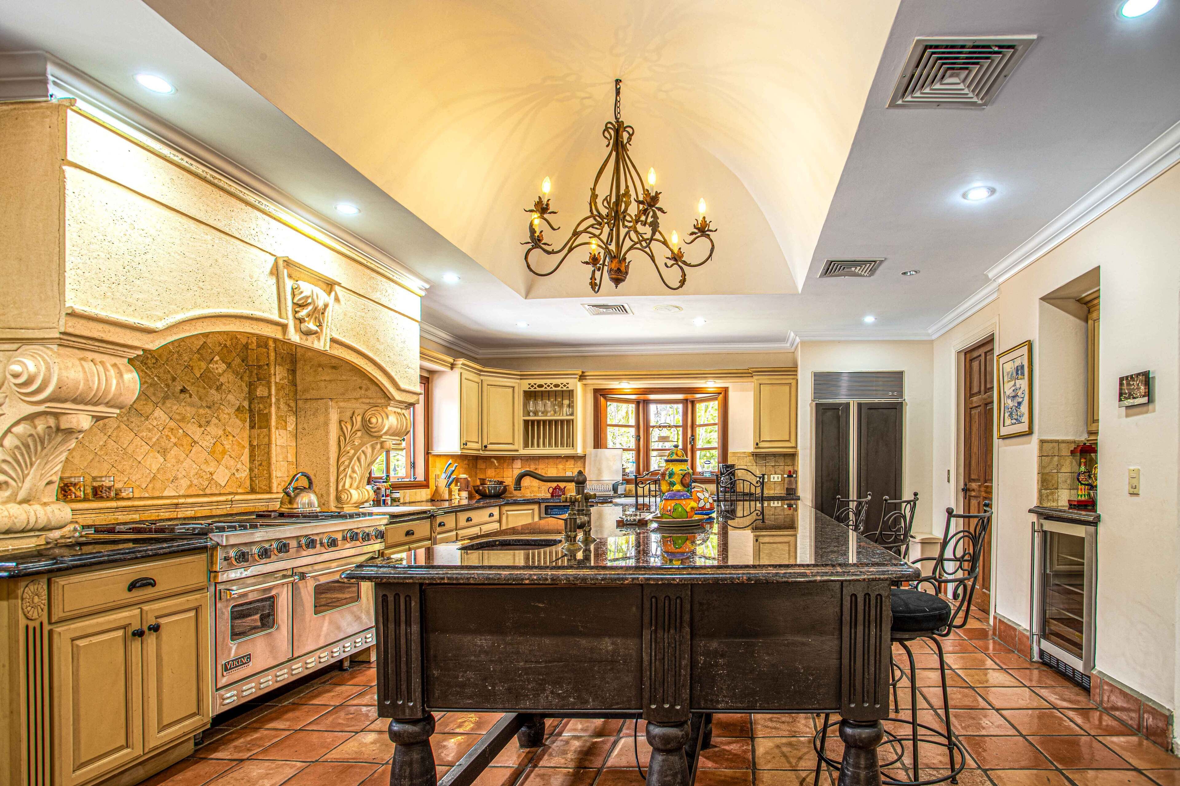 Elite Villa | Private kitchen | Full-sized fridge, microwave, oven, stovetop
