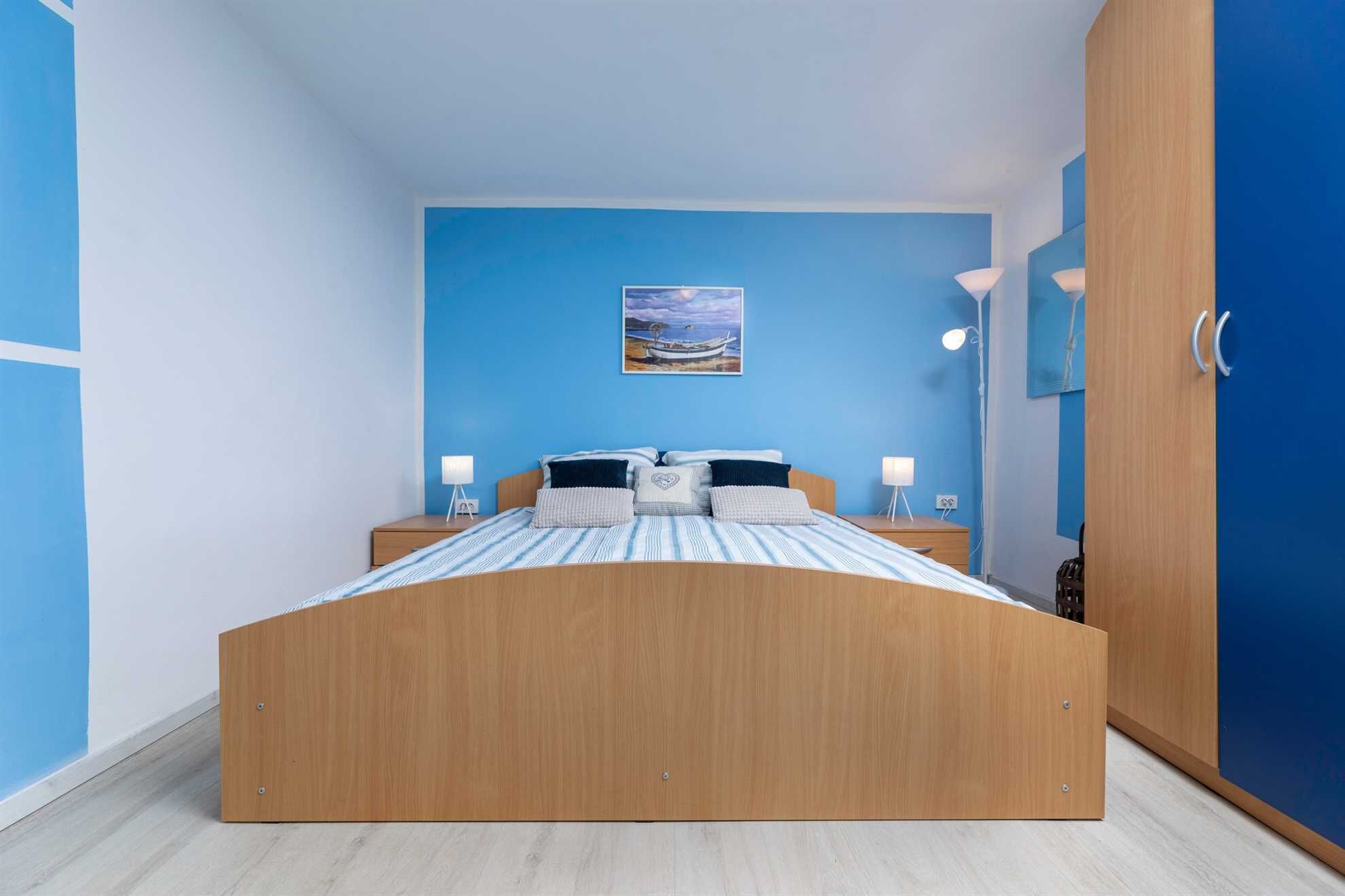 2 bedrooms, iron/ironing board, WiFi (free), bed sheets