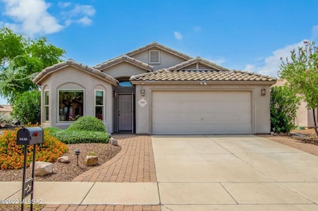 Exterior. Private home in nice neighborhood with pool. Close to golf, trails and dining