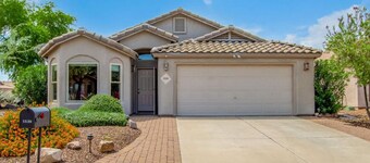 Private home in nice neighborhood with pool. Close to golf, trails and dining