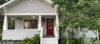 Spacious charming farmhouse-style home - dedicated office