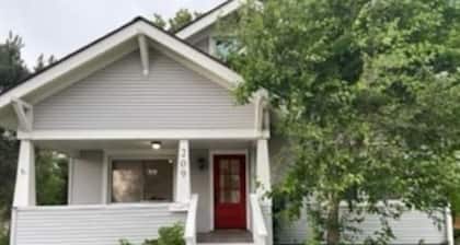 Spacious charming farmhouse-style home - dedicated office