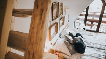 Design Triple Room | Individually decorated, individually furnished, travel cot, free WiFi
