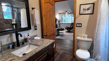 Towels, soap, shampoo, toilet paper