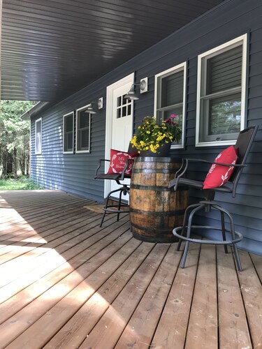Whitetail Hollow 