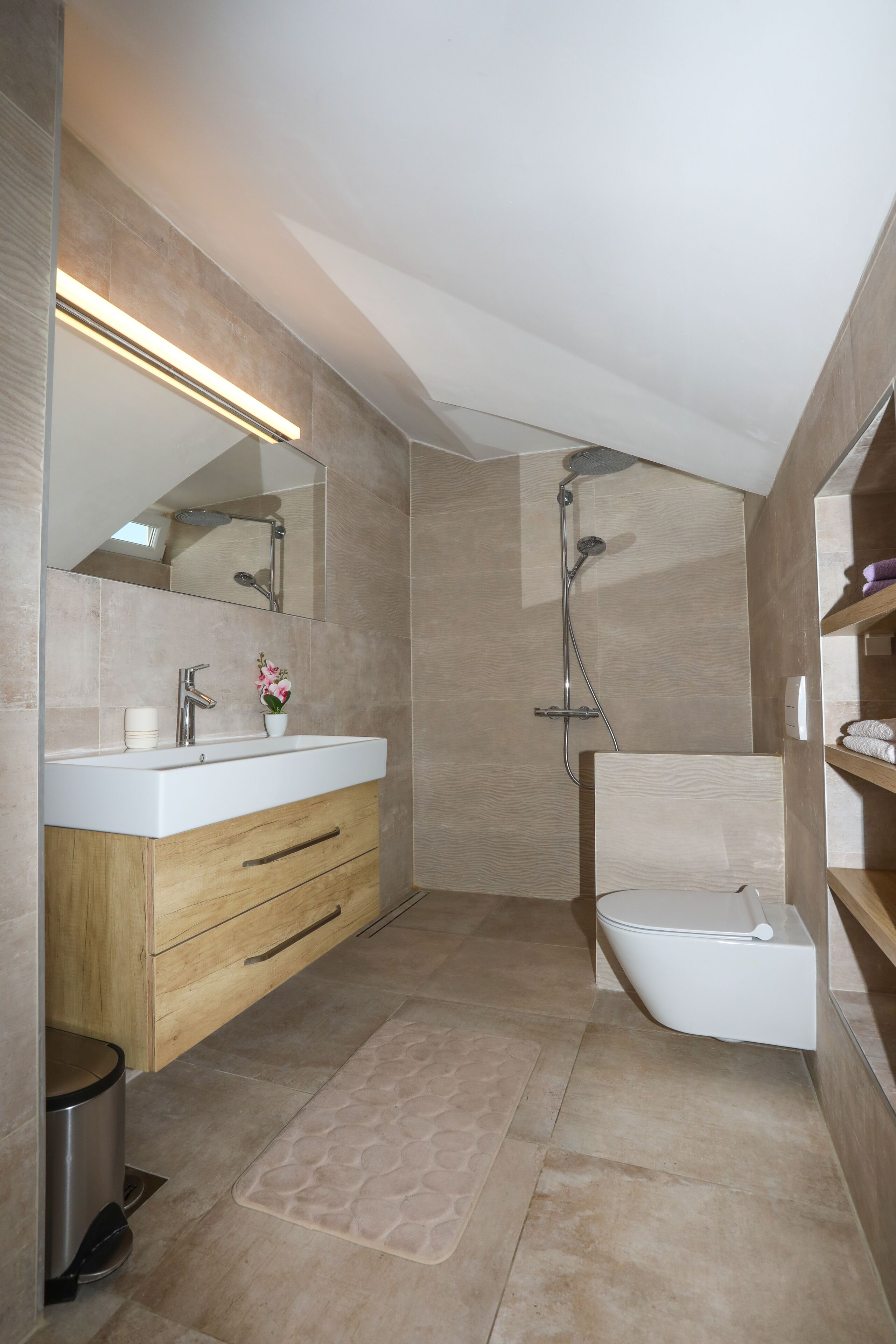 Superior Apartment, 2 Bedrooms, Sea View | Bathroom | Shower, rainfall showerhead, free toiletries, hair dryer