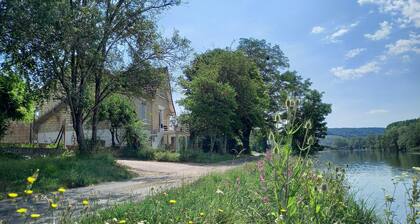 Maison au Bord de Rivière en Bourgogne