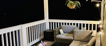 Lakehouse With Hot Tub, Covered Patio, Outdoor Fire-pit and BBQ
