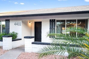 Exterior detail - Paradise Valley Village | Poolside Luxury Retreat (Phoenix)