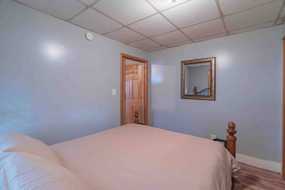 Eagle’s Nest 1st Floor One Bedroom Apartment Wabash Vrbo