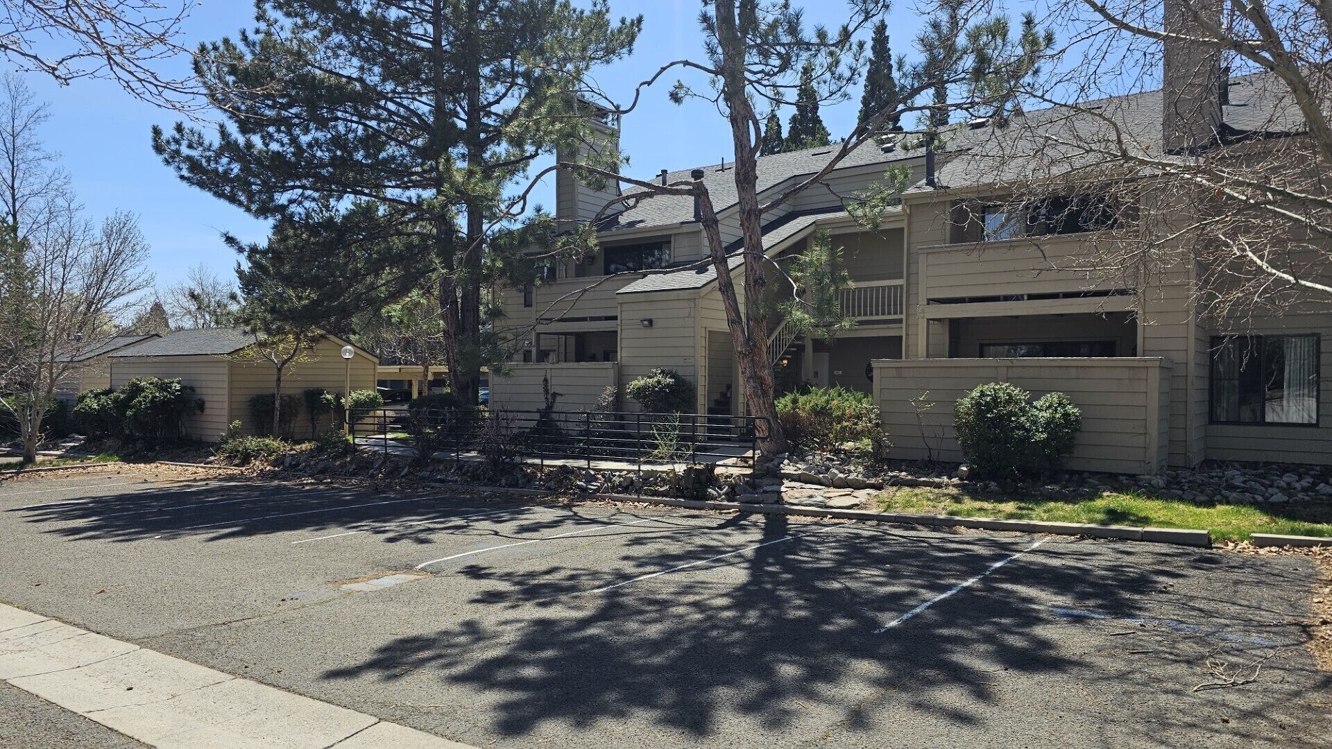 Comfort & Adventure: Club Lakeridge Condo with Ski Proximity