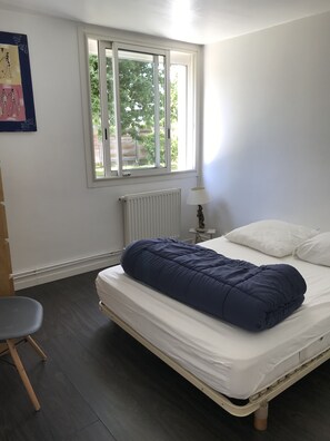 4 camere, ferro/asse da stiro