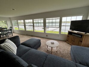 Smart TV, fireplace, video games, books