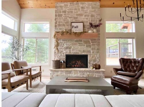 NEW Sierra Escape Remodeled Home + HOT TUB