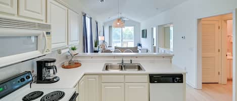 Fridge, microwave, stovetop, dishwasher