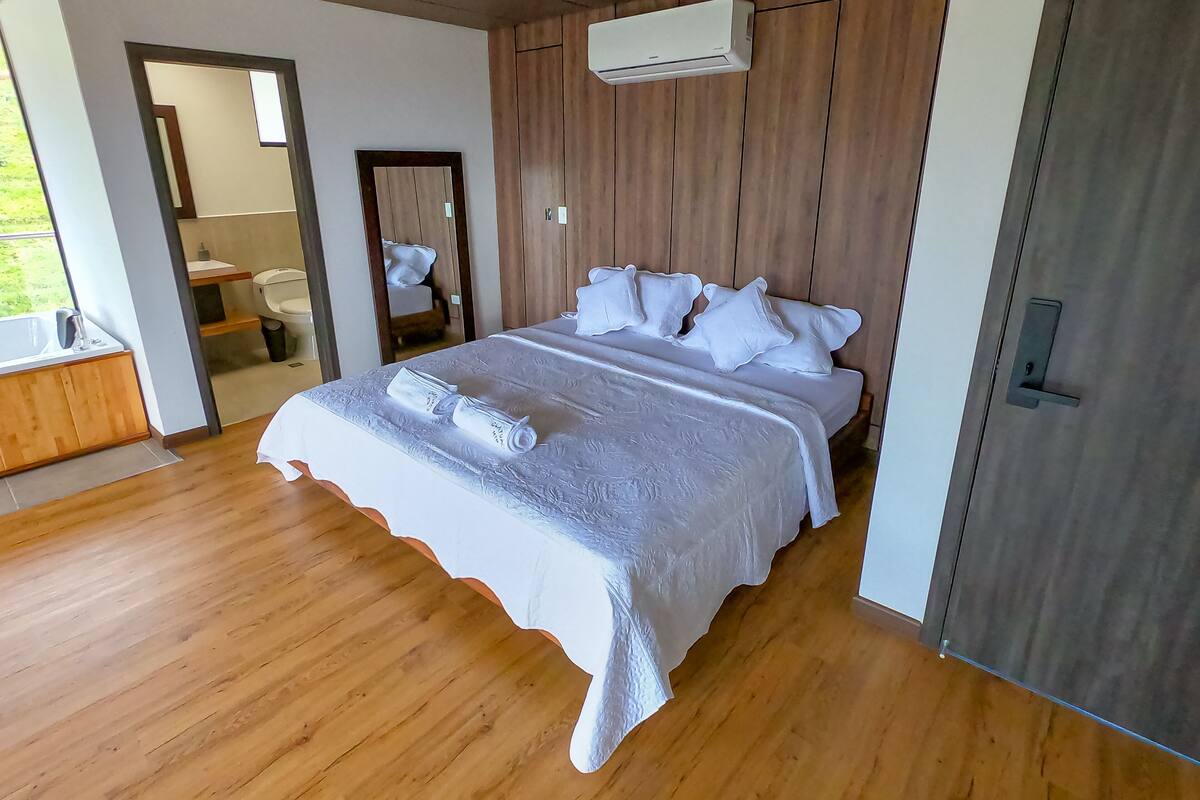 มินิบาร์, Wi-Fi ฟรี, ผ้าปูที่นอน