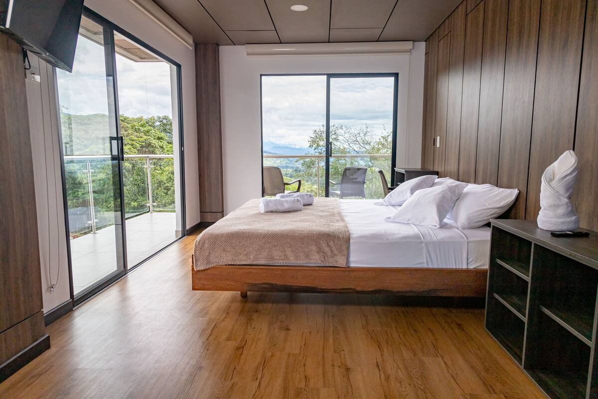 ห้องจูเนียร์สวีท | มินิบาร์, Wi-Fi ฟรี, ผ้าปูที่นอน
