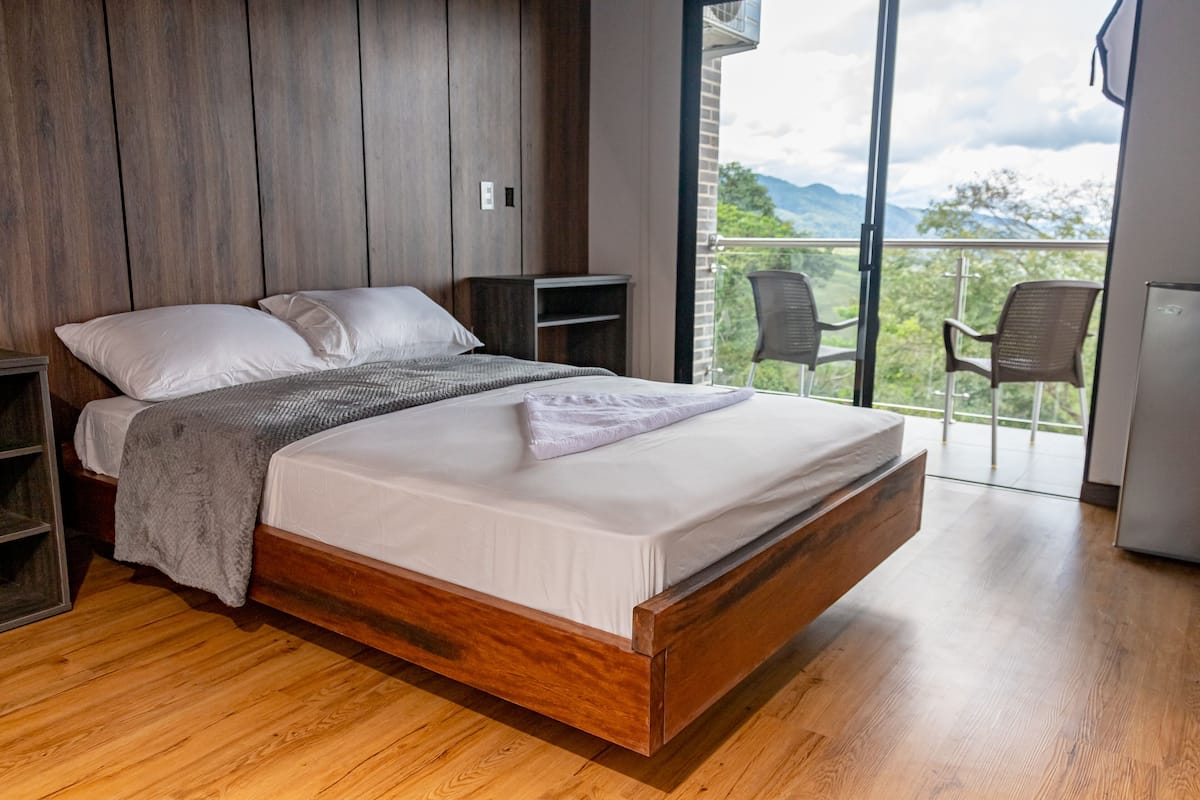 Superior Double Room | 1 bedroom, minibar, free WiFi, bed sheets