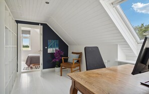 4 bedrooms, travel cot, free WiFi