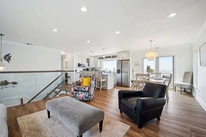 TV, offices - Oceanfront Couples Retreat - Pvt Beach + Firepit (East Haven)