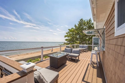 Oceanfront Getaway -  Quiet, Firepit + Pvt Beach